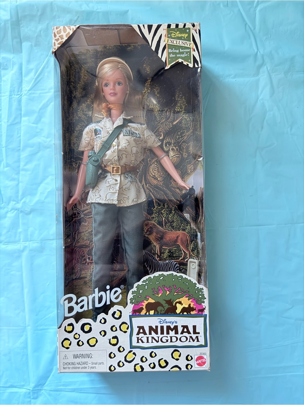 Barbie Animal Kingdom Explorer Doll - Beige Outfit with Green Bag